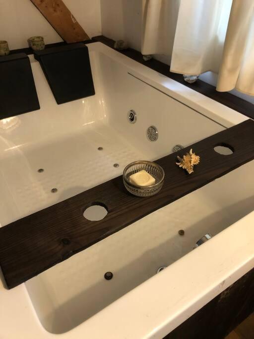 Mimizan-Plage Cosy Cabane Boise Solaire, Balneo Bath Et Toilette Seche A La Ferme מראה חיצוני תמונה